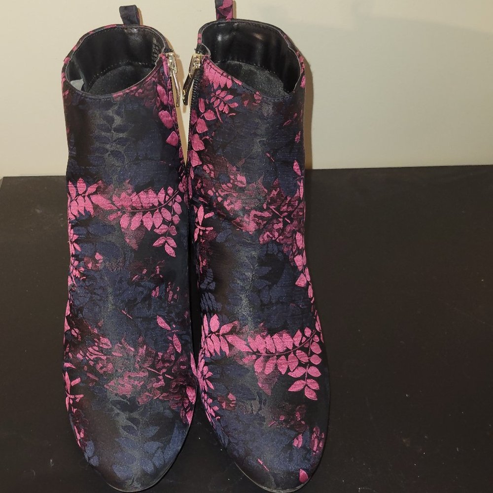 Cute pattern boots